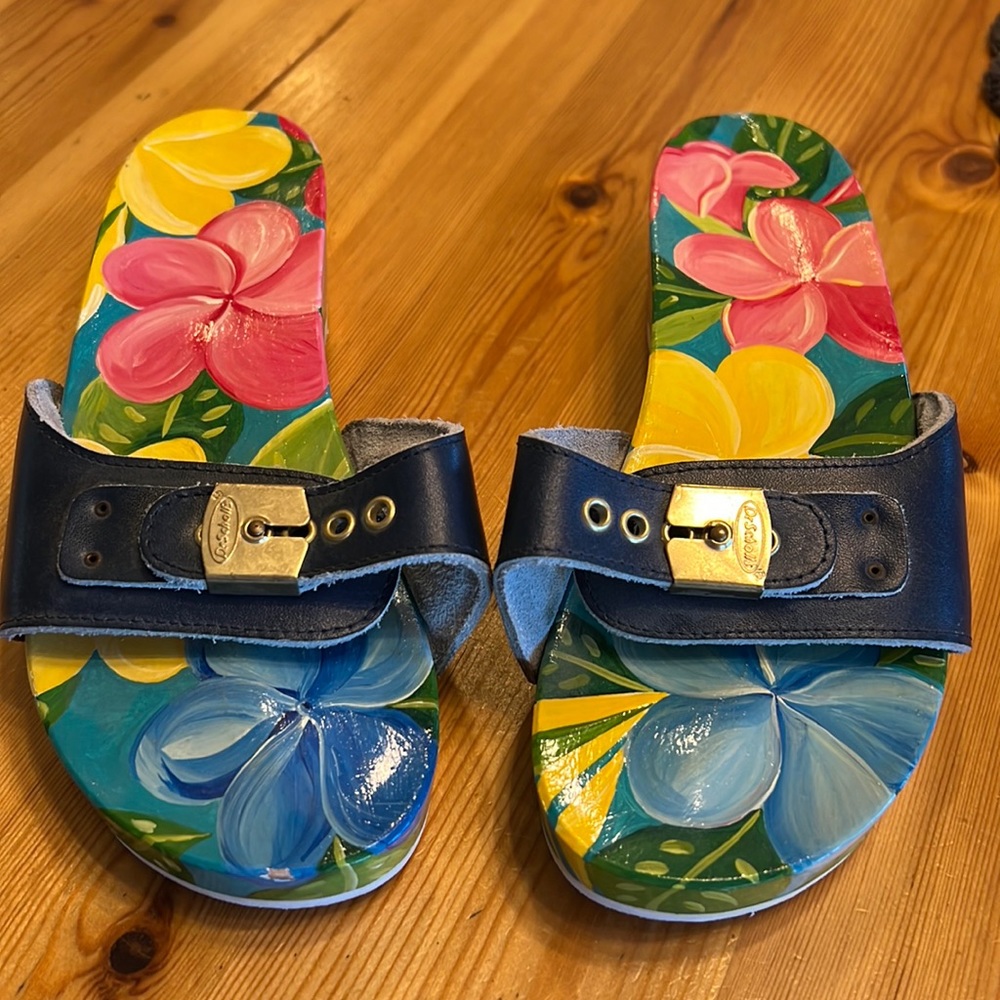 Dr Scholls hand painted wood sandals